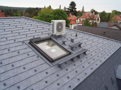 Mansardendach und Dachaufbauten mit Aluminiumblechen eingedeckt – Bild 2