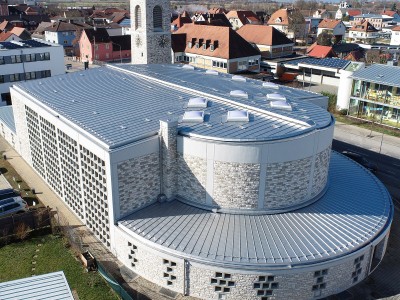 Edelstahldacheindeckung rollennahtgeschweißt an der katholischen Kirche Sankt Marien in Gunzenhausen – Bild 20